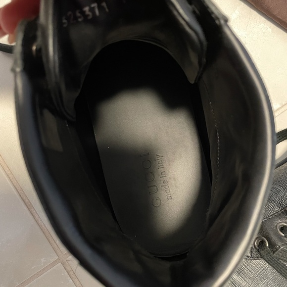 Great condition men’s Gucci sneakers - Picture 3 of 7